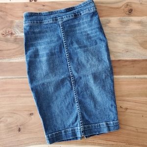 50% off ⭐️THE CASTINGS HW Denim Skirt Size 00